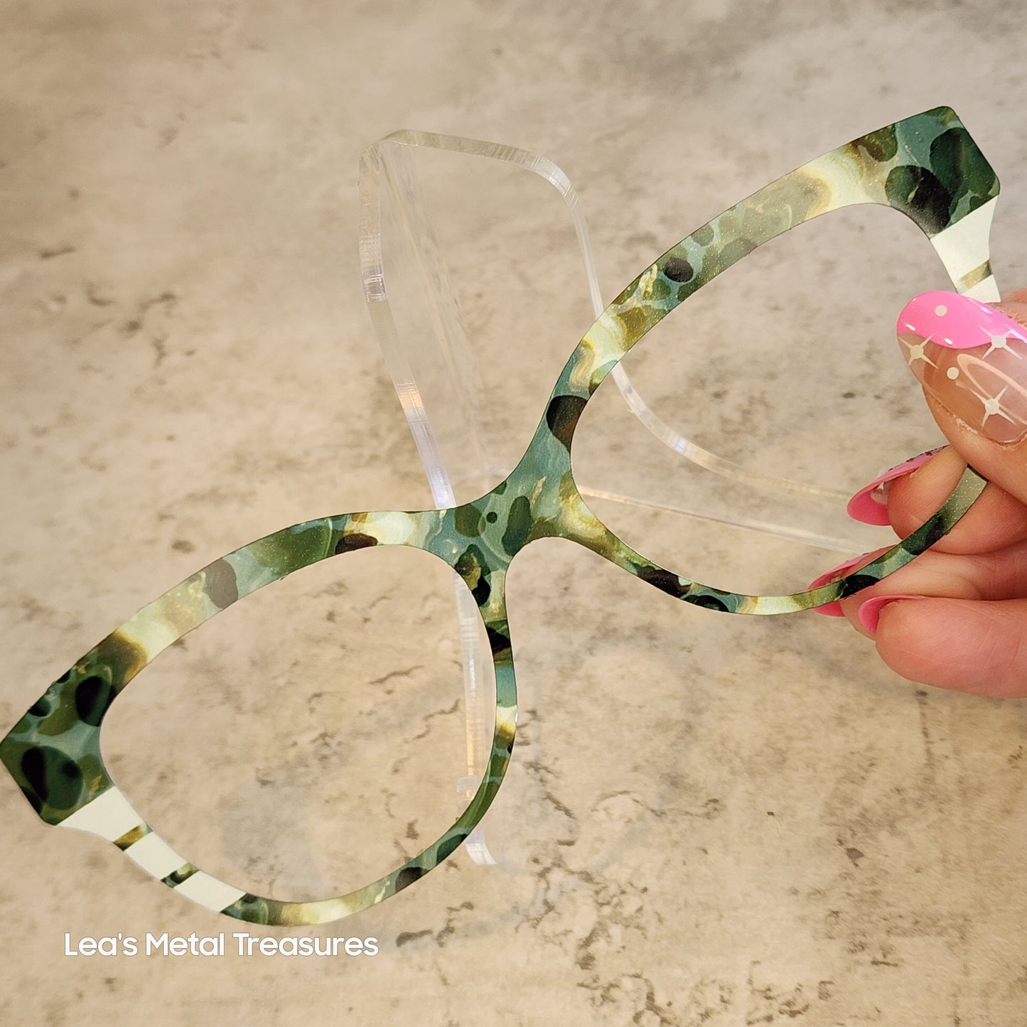 READY TO SHIP CLEARANCE Queen Q1025-51 HAS GREENISH TINT