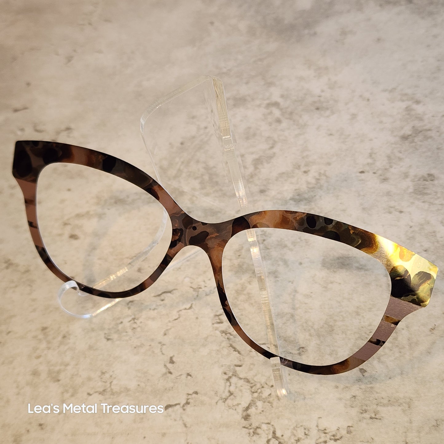 READY TO SHIP CLEARANCE Queen Q1025-58 HAS GREENISH TINT