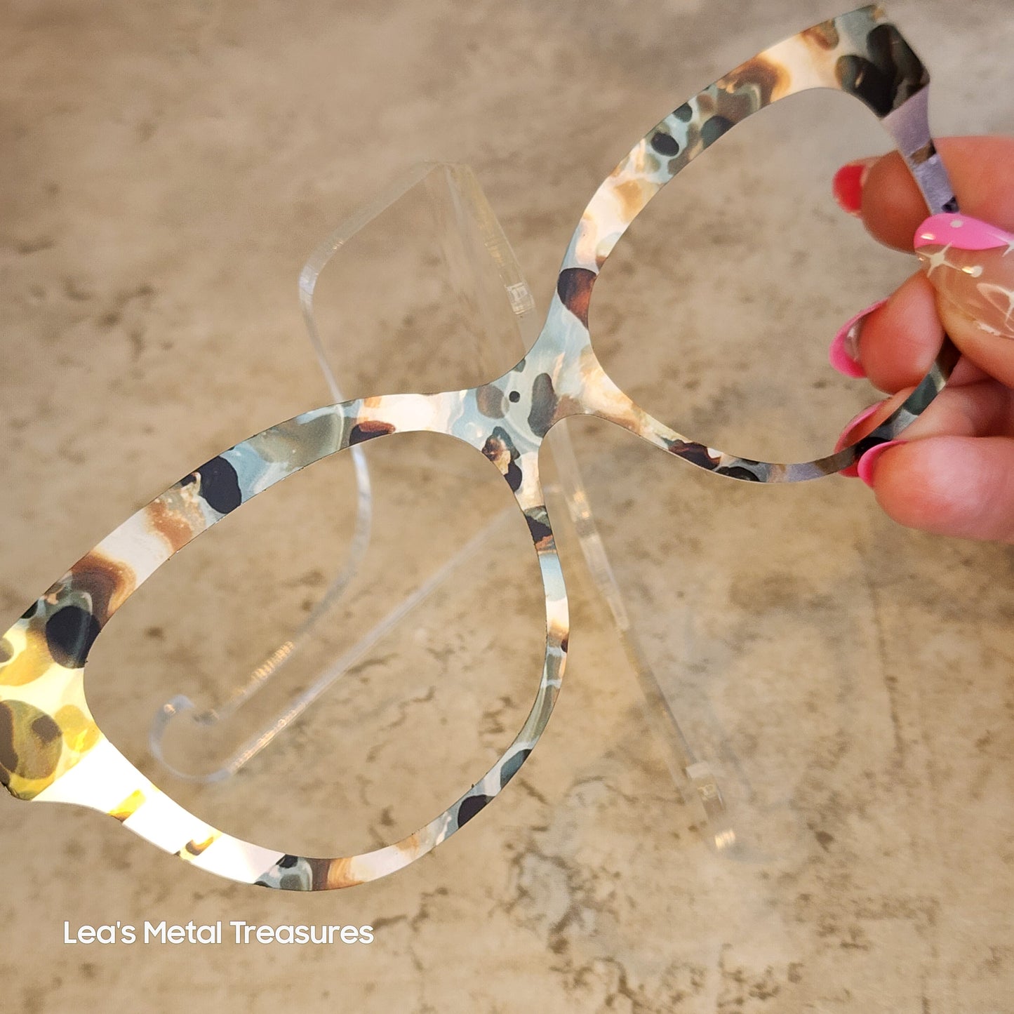 READY TO SHIP CLEARANCE Queen Q1025-58 HAS GREENISH TINT